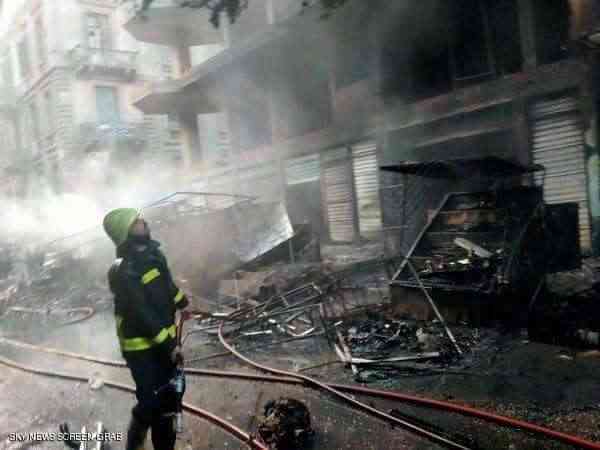 شاهد بالصور.. حريق كبير يلتهم أكثر من 20 محلا بالقاهرة