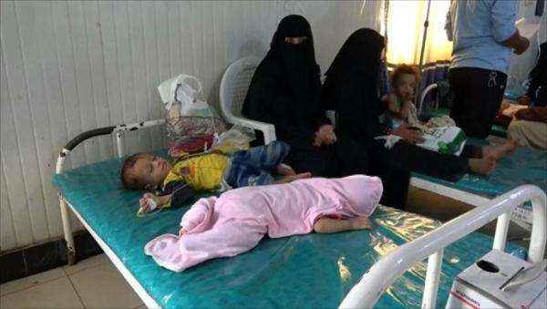 امرأة يمنية تفاجئ الاطباء أثناء ولادتها في صنعاء .. صورة