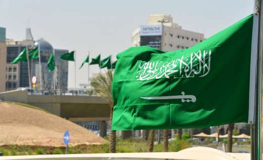 السعودية ترفع رسوم تأشيرة الخروج والعودة.. السعر الجديد