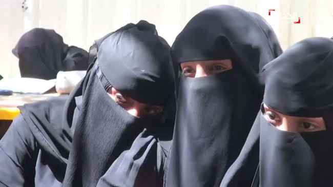 بالفيديو .. قيادي حوثي يكشف أسرار عن شبكات الدعارة التي يديرونها ومن يقودها