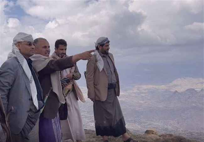 بعد إصابتهم بالخوف والرعب.. رئيس الحوثيين يصل حدود الضالع ولحج لرفع معنويات مقاتليهم