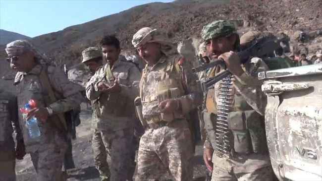 جنود وضباط ينتفضون بوجه قيادة الإخوان العسكرية في مأرب ويسيطرون على مخازن الأسلحة.. تفاصيل