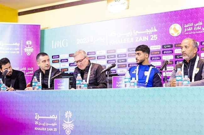 تصريح قوي لمدرب منتخب عمان بشأن اليمن