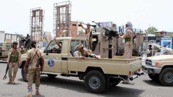 الانتقالي يعلن رفضه قرار الحكومة والتحرك قضائيا لإيداع الإيرادات بالبنك المركزي