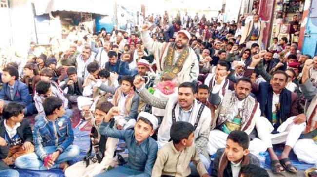 الحوثيون يسلمون قياداتهم وعائلاتهم ملايين الدولارات