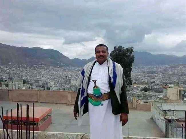 أطقم حوثية تداهم مدارس شرعب وتصادر هواتف جميع الطلاب.. ذعر وخوف كبير