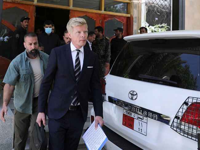 المبعوث الأممي يغادر صنعاء دون اي تصريح صحفي
