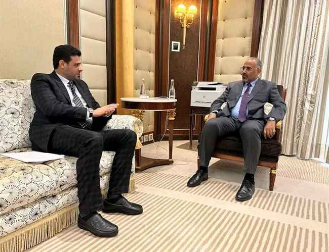 الزبيدي يطلع على سير عمل بنك التسليف التعاوني والزراعي