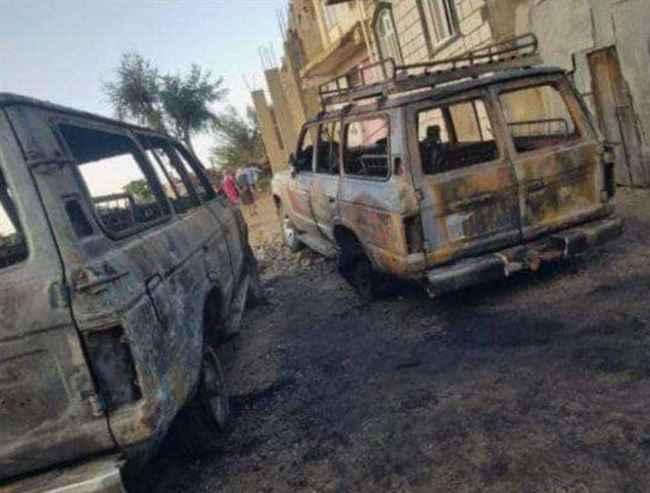 إحراق سيارات شيخ قبلي في تعز وأخرى بمحافظة إب