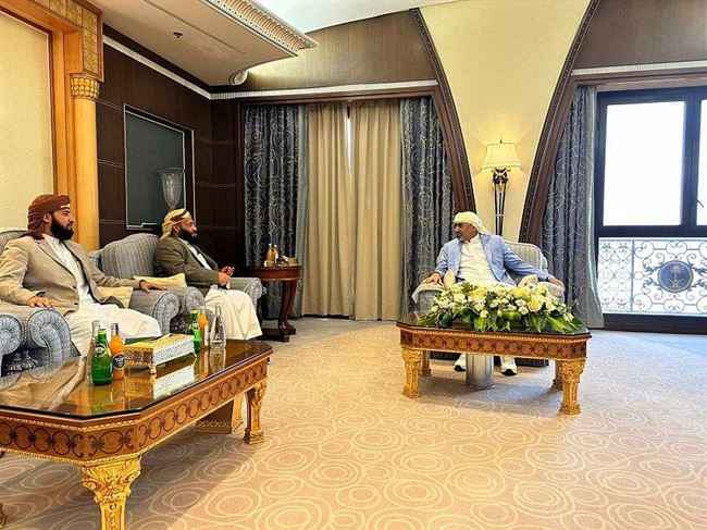 عضو الرئاسي يوجه وزير الأوقاف بتنظيم قطاع الحج والعمرة