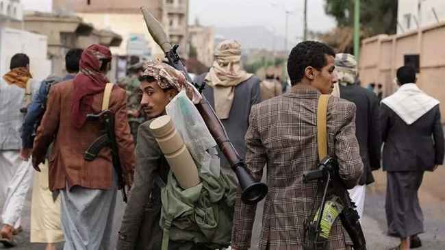 بوحشية عناصر حوثية تعتدي على امرأة مسنة في إب