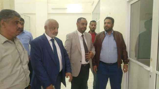 وصول تجهيزات فرع مصلحة الهجرة والجوازت المخا بدعم من صالح