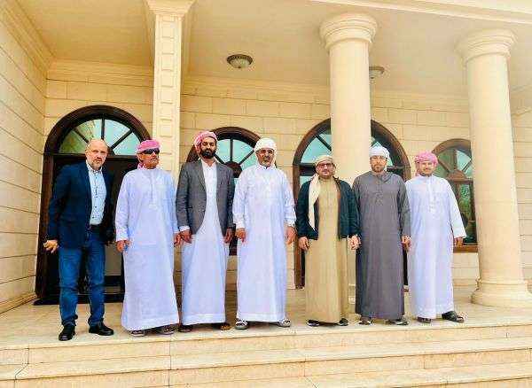 صورة تفضح زيف الإخوان.. لقاء هام يجمع العميد طارق صالح واللواء الزبيدي