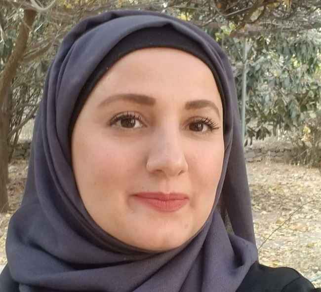 توجهت لفحص سيارتها .. فكان الرد صادم.. أكاديمية في صنعاء تروي معاناتها مع "المحرم الحوثي"