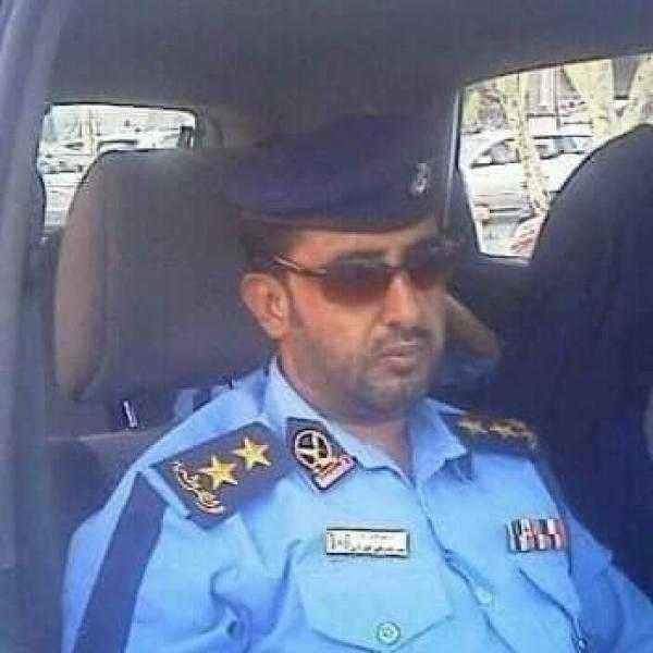 لقيامه بواجبه.. حوثيان يطلقا الرصاص مباشرة على ضابط مرور مع عاقل وسط إب