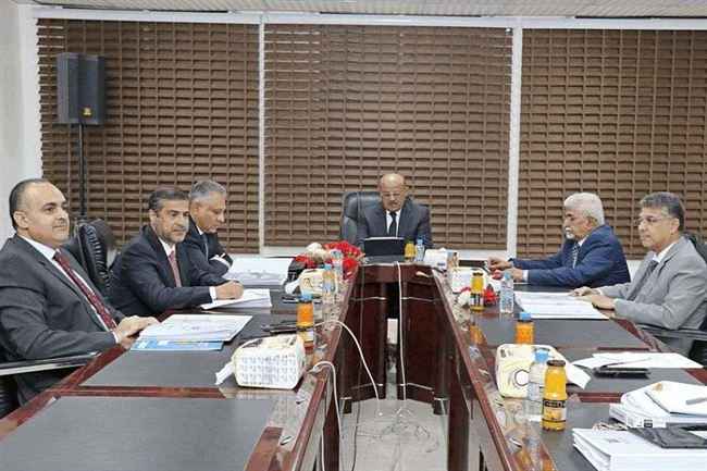 الاجتماع الأول له بـ2023.. البنك المركزي يكشف تفاصيل عقدها مع كافة أعضاءه بعدن