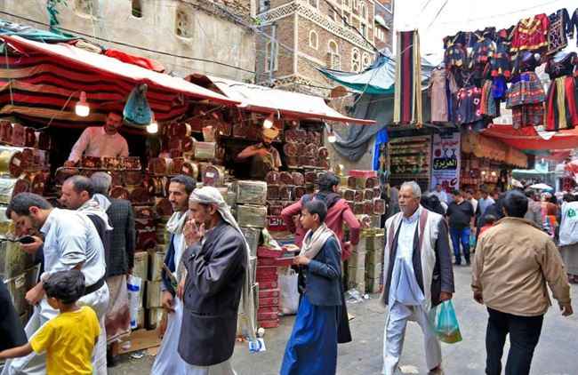 الحوثي يحتال على سكان صنعاء وباقي مناطق الشمال بأموالهم