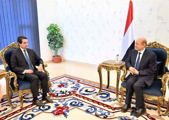 لأول مره .. سفير دولة أوروبية يصل عدن للقاء الرئيس العليمي