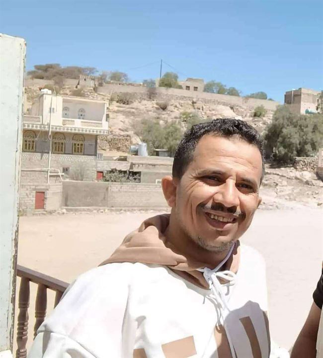 بالاسم والصورة.. إغتيال طبيب أمام منزله عقب صلاة الجمعة بالضالع