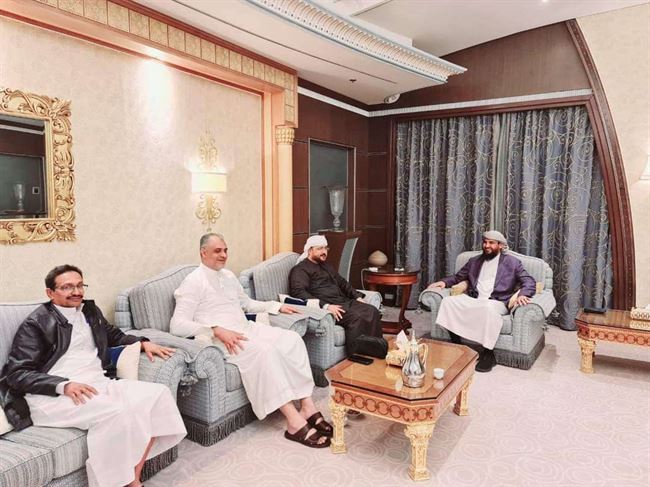 أبو زرعة يشيد بعمل وزارة الأشغال وصندوق الطرق ويحثهما على بذل المزيد من الجهود