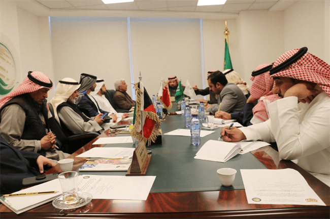 اليمن تبحث مع الخليج عن تقديم دعم عاجل للنازحين