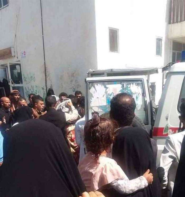 جريمة بشعة لم تشهدها اليمن من قبل .. زوج يهشم رأس زوجته بمطرقة ويهرب