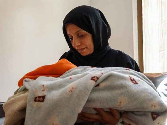عقبات الولادة في تعز وقصص الحوامل مع طرق جبلية وعرة محاطة بالقناصة والالغام