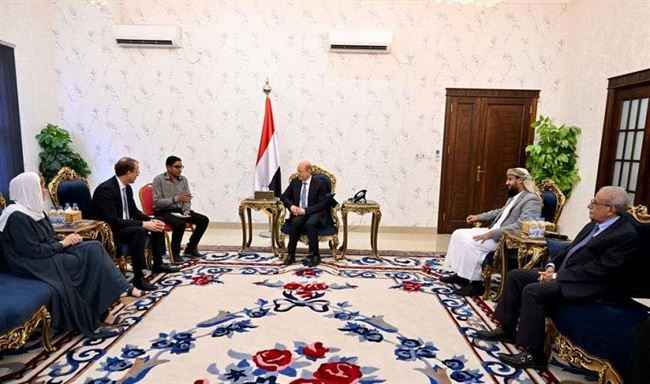 وفد ألماني اقتصادي يصل عدن .. العليمي يستقبله في المعاشيق