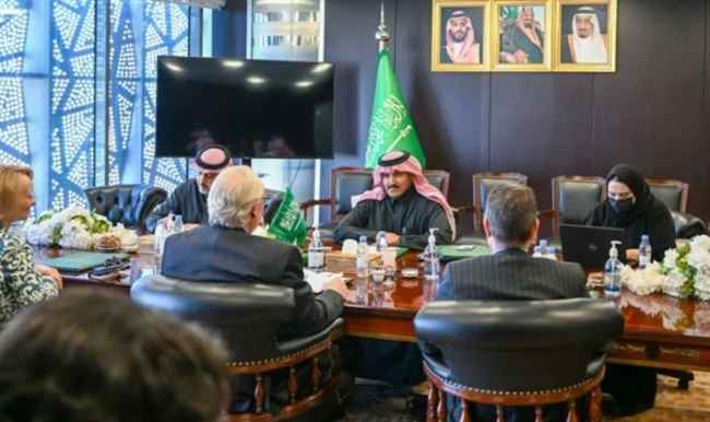 السعودية تؤكد حل حرب اليمن سياسياً