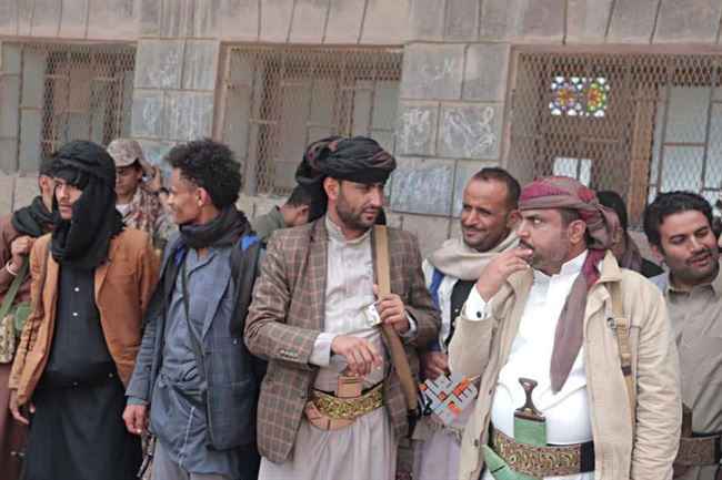 بالاسم والصورة.. الحوثي يصفي شيخ قبلي بارز موالي بقوة للجماعة