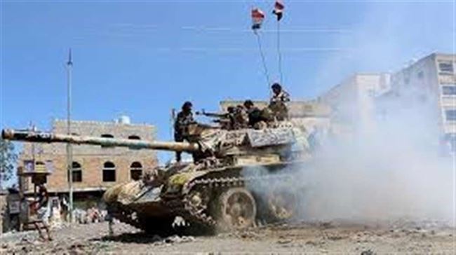 الجيش يستهدف تعزيزات وتجمعات حوثية غربي تعز