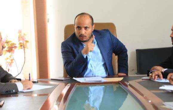 فضيحته مدوية بصنعاء.. قيادي حوثي كبير بالجماعة يجبر 4 شركات تجارية على دفع 20 مليون شهرياً