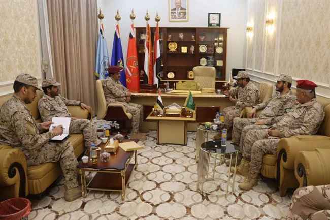 وفد عسكري كبير من التحالف العربي في عدن لرفع الجاهزية ومواجهة كل الاحتمالات