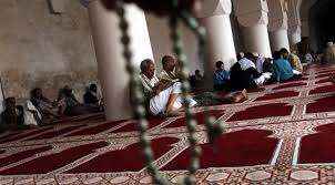 الحوثي يستهدف معاهد تعليم اللغات في صنعاء لهدف خبيث.. ما قاله خطباء الجمعة خطير !