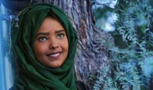 بتهمة الدعارة.. محكمة حوثية تصدر حكم بتمديد سجن الفنانة انتصار الحمادي لـ5 سنوات