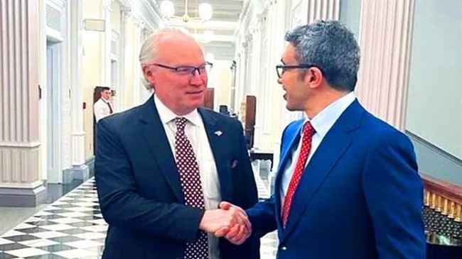 في بيان مقتضب.. أمريكا والإمارات تبحثان دعم وحدة وتماسك مجلس القيادة الرئاسي في اليمن