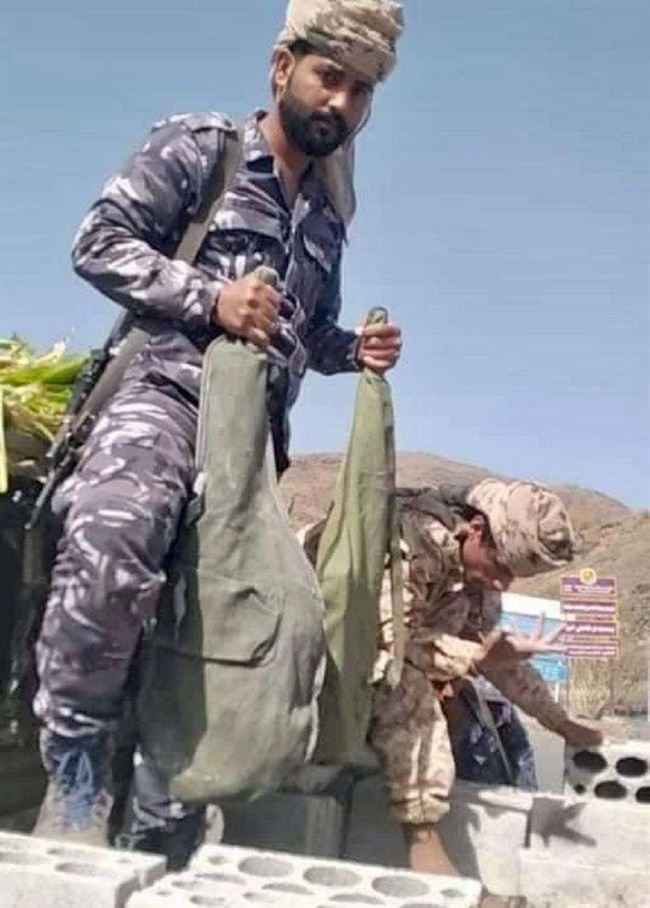 صور فضيحة حزب الإصلاح.. ضبط شحنة أسلحة للإخوان في طريقها للحوثي