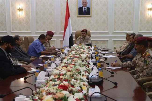 تفاصيل جديدة من عدن بشأن توحيد جميع القوى العسكرية تحت مظلة وزارة الدفاع