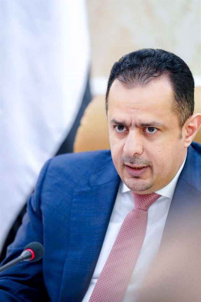 رسمياً.. الكشف عن سبب مغادرة رئيس الحكومة عدن ليلاً