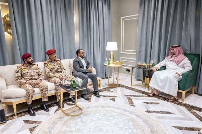 كبير مفاوضي الحوثي وصفهم بـ"الإخوة".. كشف نتائج لقاء وفد صنعاء مع السعوديين وتجاوز اهم العقبات