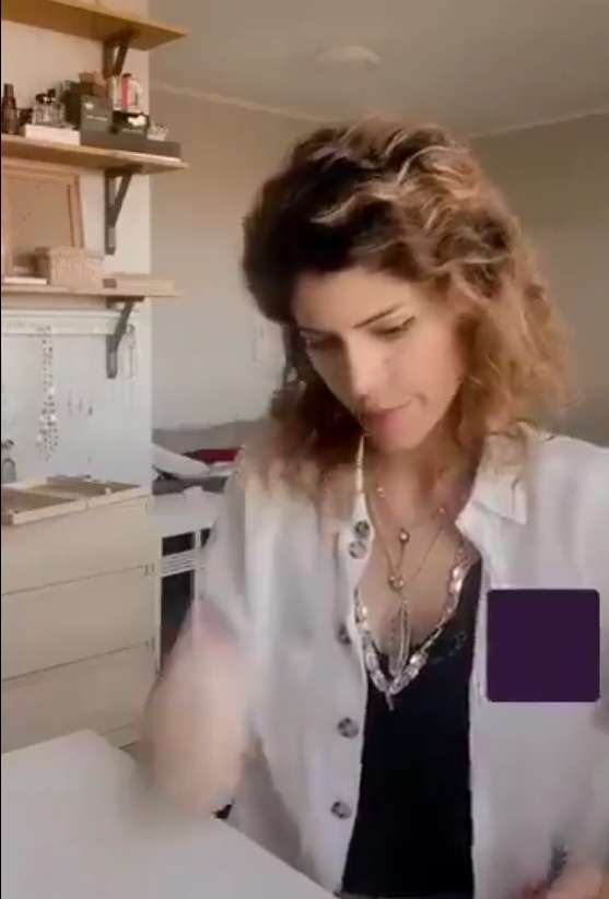 شاعر ذمار يضج مواقع التواصل بـ"من أنا".. أديبة فلسطينية تتمنى بقاءه واستمراره بعد اندهاشها بالنصّ