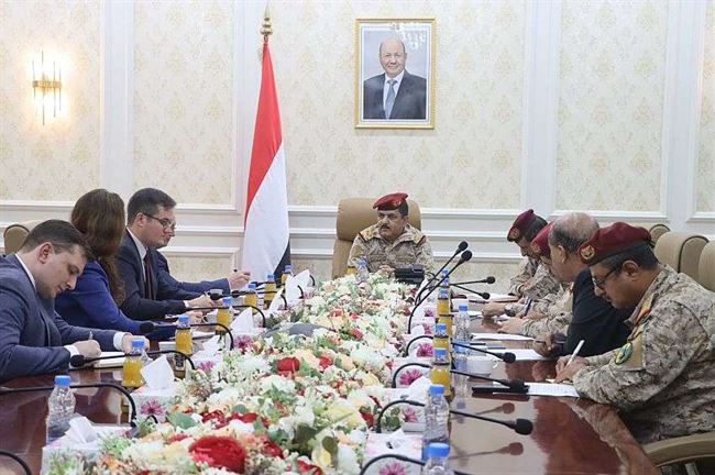 استمرار تهريب السلاح للحوثي وتساهل المجتمع الدولي على طاولة الداعري والخارجية الروسية