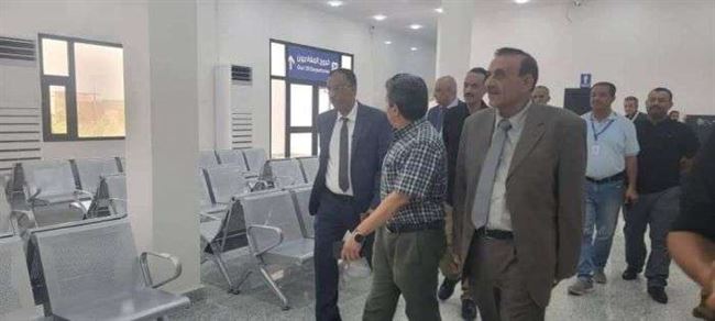 رئيس الجمارك يثمن جهود صالح في اطلاعه على العمل في جمرك ميناء المخا