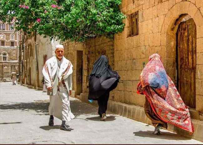 استخدام نساء من أسرة حوثية مشهورة في صنعاء لأعمال خطيرة.. معلومات سرية تورط نجل الرئيس هادي