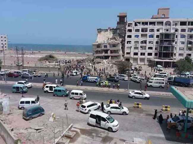 تفاصيل جديدة عن العمارة المنهارة في عدن
