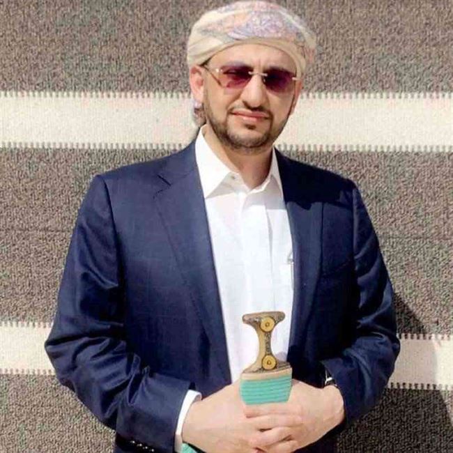 وفاة الشيخ حسين بن عبدالله الأحمر بشكل مفاجئ