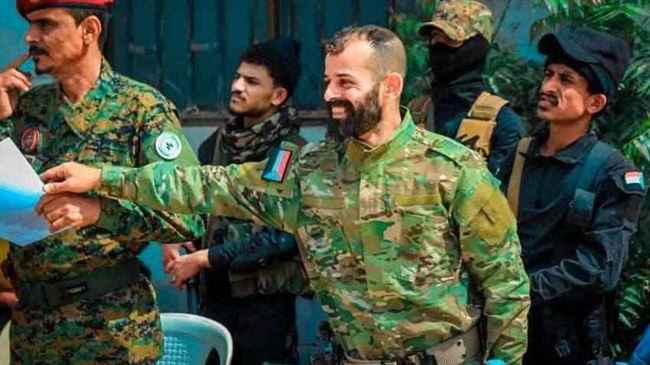 عقب اغتيال قائد أمني بارز .. محافظ عدن يخرج ببيان ناري ويتوعد باجثثاث الإرهاب واستئصال شأفته