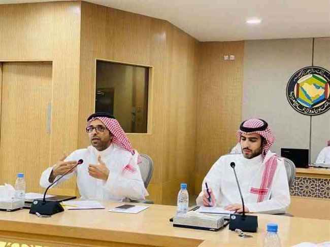 بالفيديو : سفير مجلس التعاون الخليجي باليمن يكشف حقيقة هامة