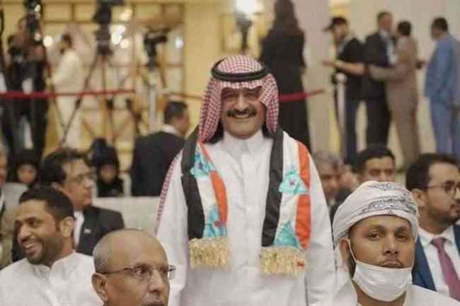 بسبب علم الجنوب  .. شخصية جنوبية تعلن مغادرتها الجلسة الثانية من مشاورات الرياض