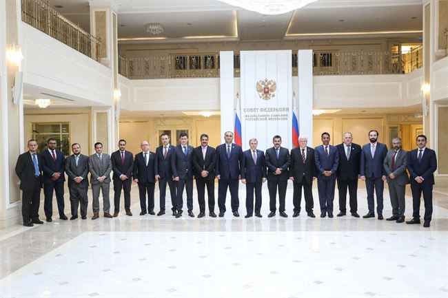 تنفيذا لتوجيهات الملك سلمان.. وزير يمني يكشف عن جهود سعودية استثنائية لإعادة بناء مؤسسات الدولة
